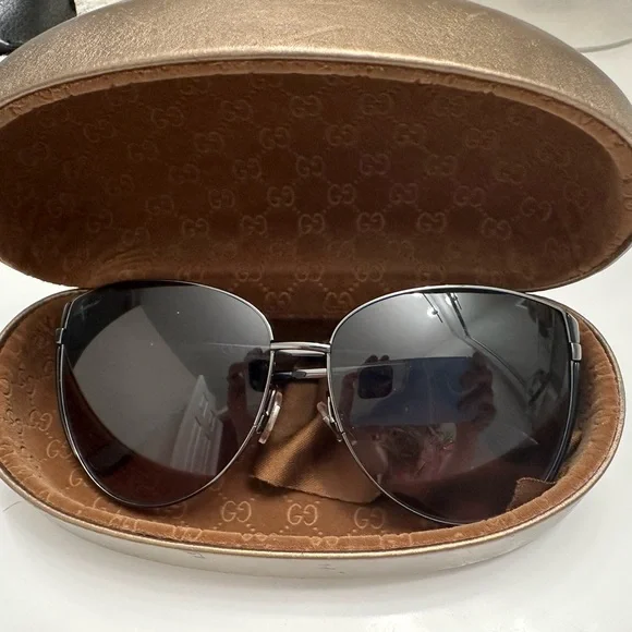 Gucci sunglasses - Picture 1 of 3